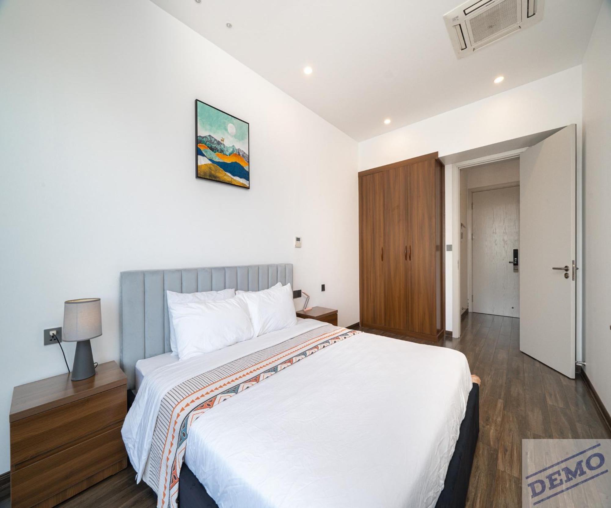 Luxe Paradise 5 Tu Hoa Apartment